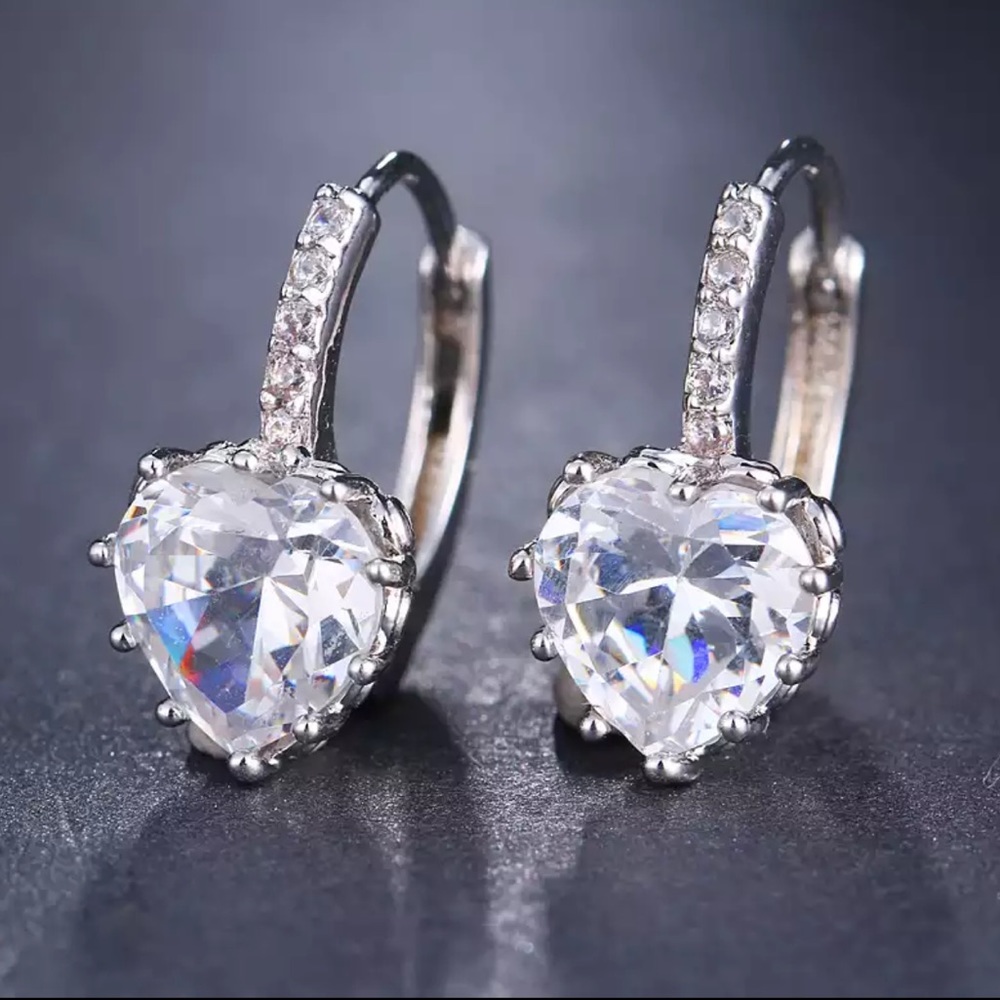 New Women’s 925 Silver Beautiful Heart Diamond Earrings